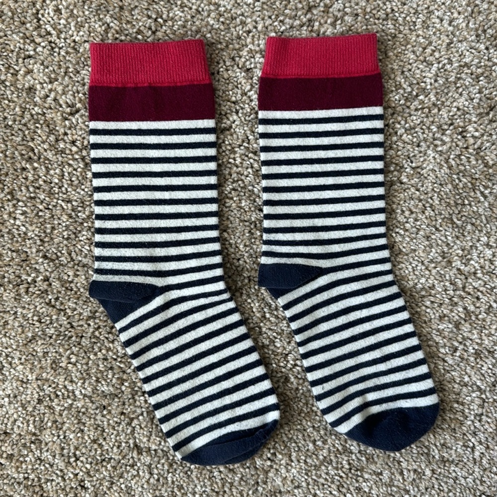 Patterned Crew Socks (5) - Picture 7 of 12